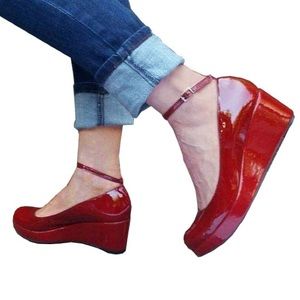 🌟🆕🍒 100% Patent Leather Heels